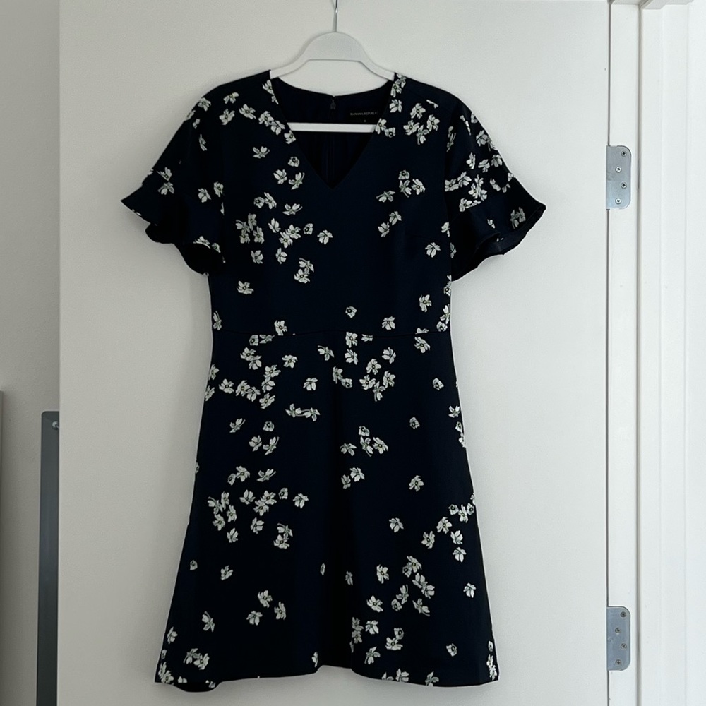 Banana Republic Floral Flutter Sleeve Dress